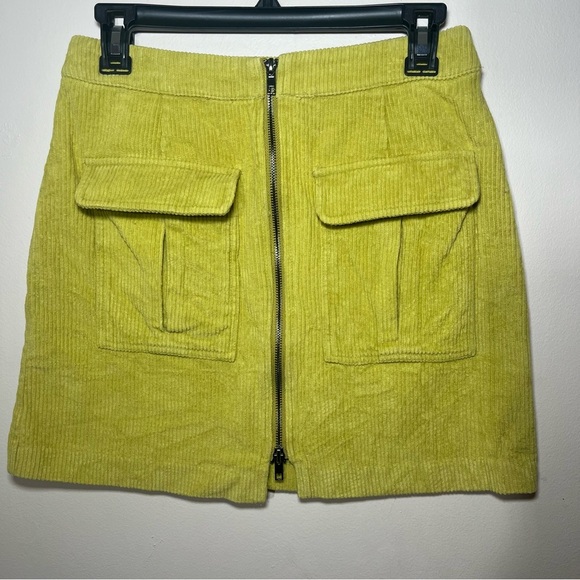 Moon River Dresses & Skirts - Moon River sz Small Lime Green Corduroy Mini Skirt w/ full front zipper & pocket